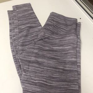 Lululemom Align sz6 28” length.